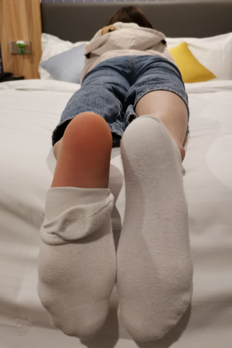 学妹棉袜板鞋足底-觅影