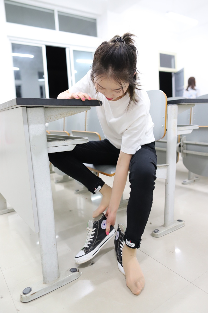 图片[5]-学妹肉丝帆布鞋-觅影