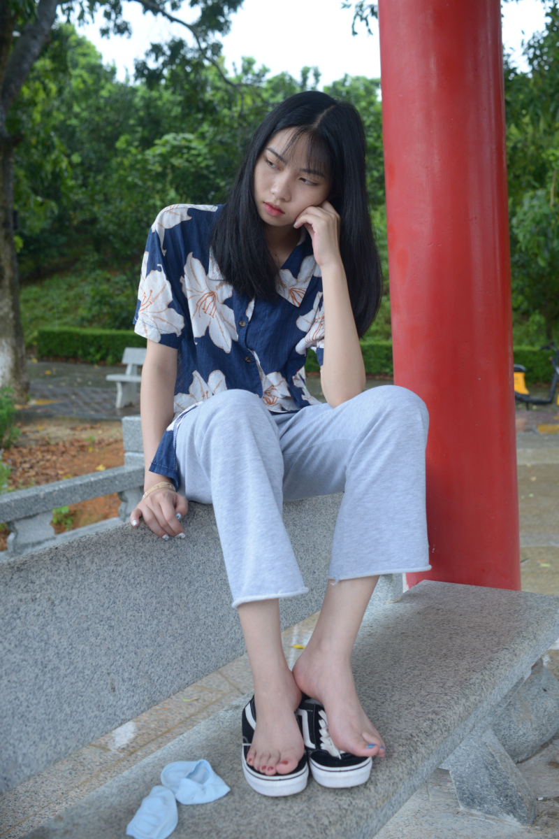 图片[3]-学妹肉丝船袜帆布鞋-觅影