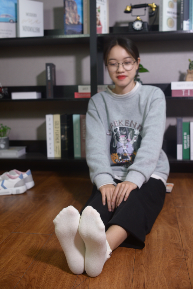 图片[3]-学妹棉袜运动鞋-觅影