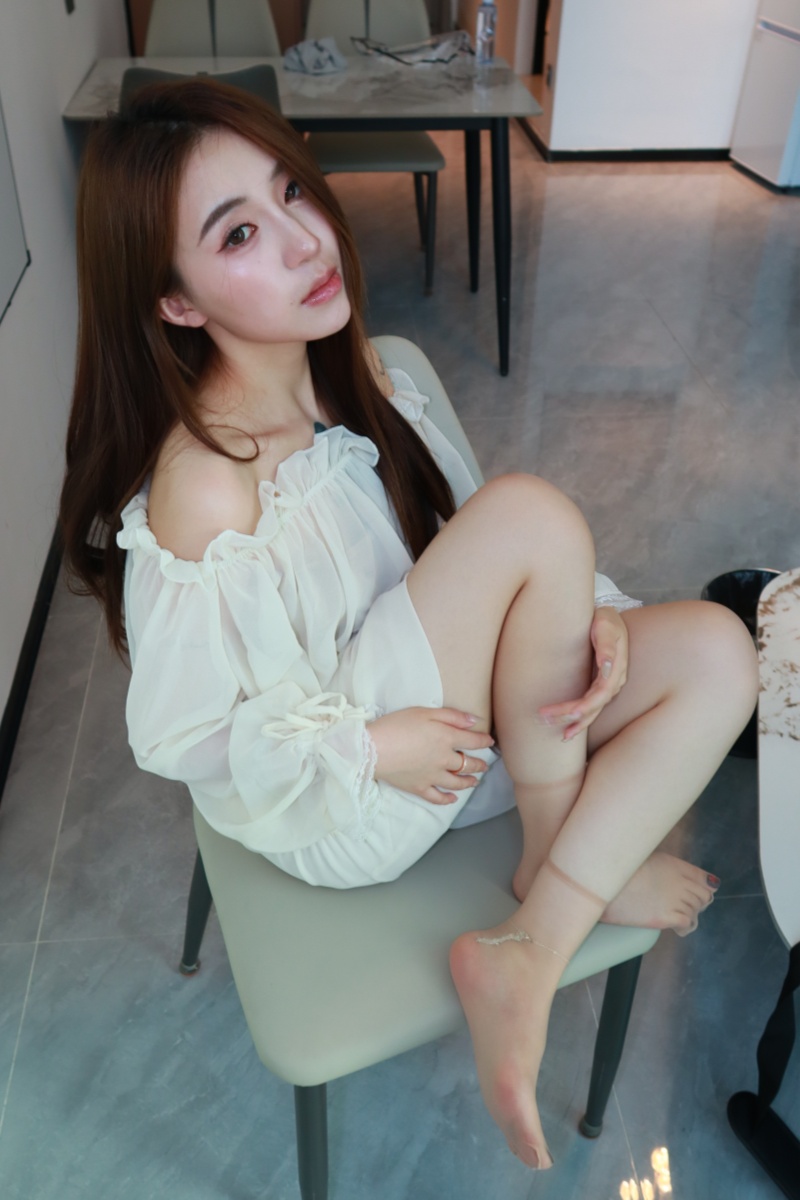 连衣裙美甲短丝-觅影