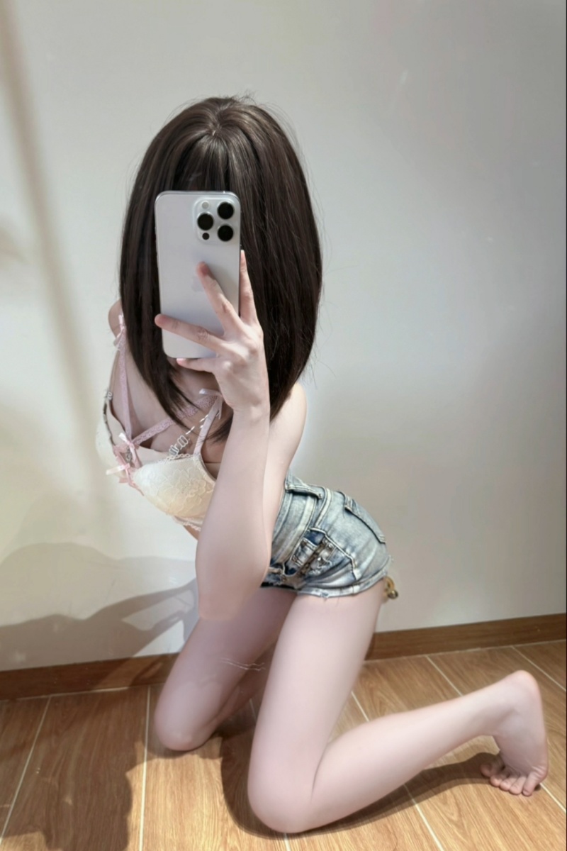 美少女自拍秀足-觅影